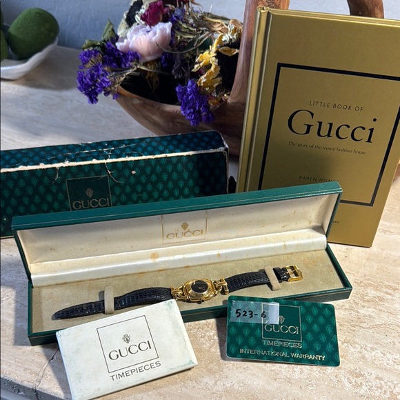 Gucci Vintage Classic Gold Leather Black Watch Full Inclusion ⭐️? main image 13